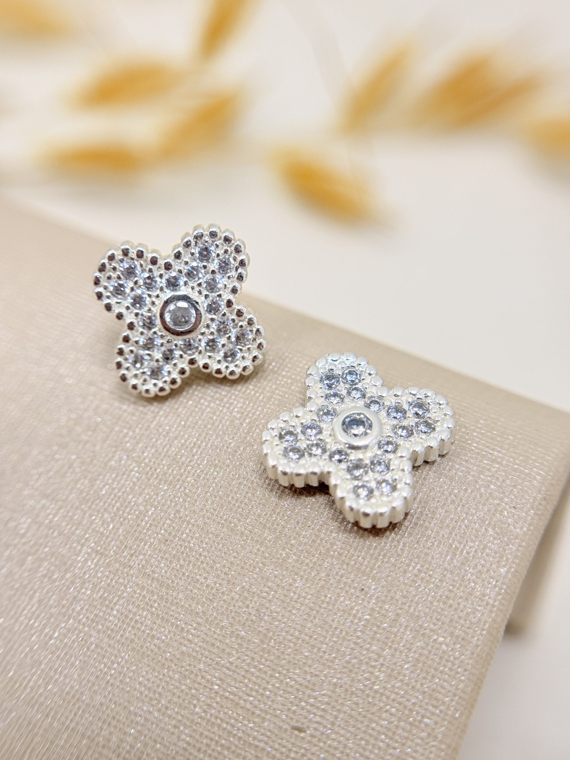 Brinco Flor Cravejado - Imagem 2