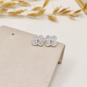 Brinco Flor Cravejado