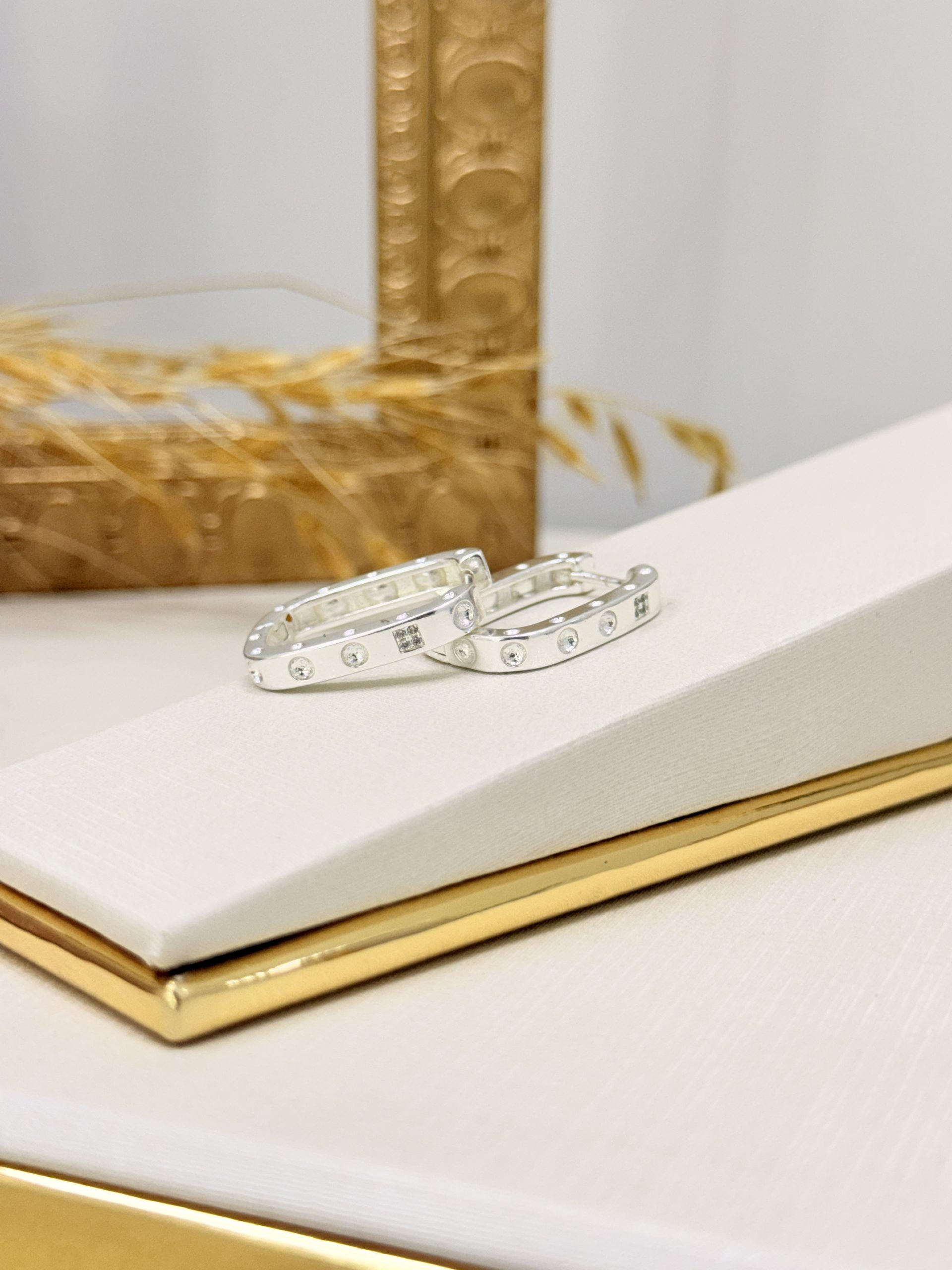 Brinco Argola Quadrada com Gotas Zirconia