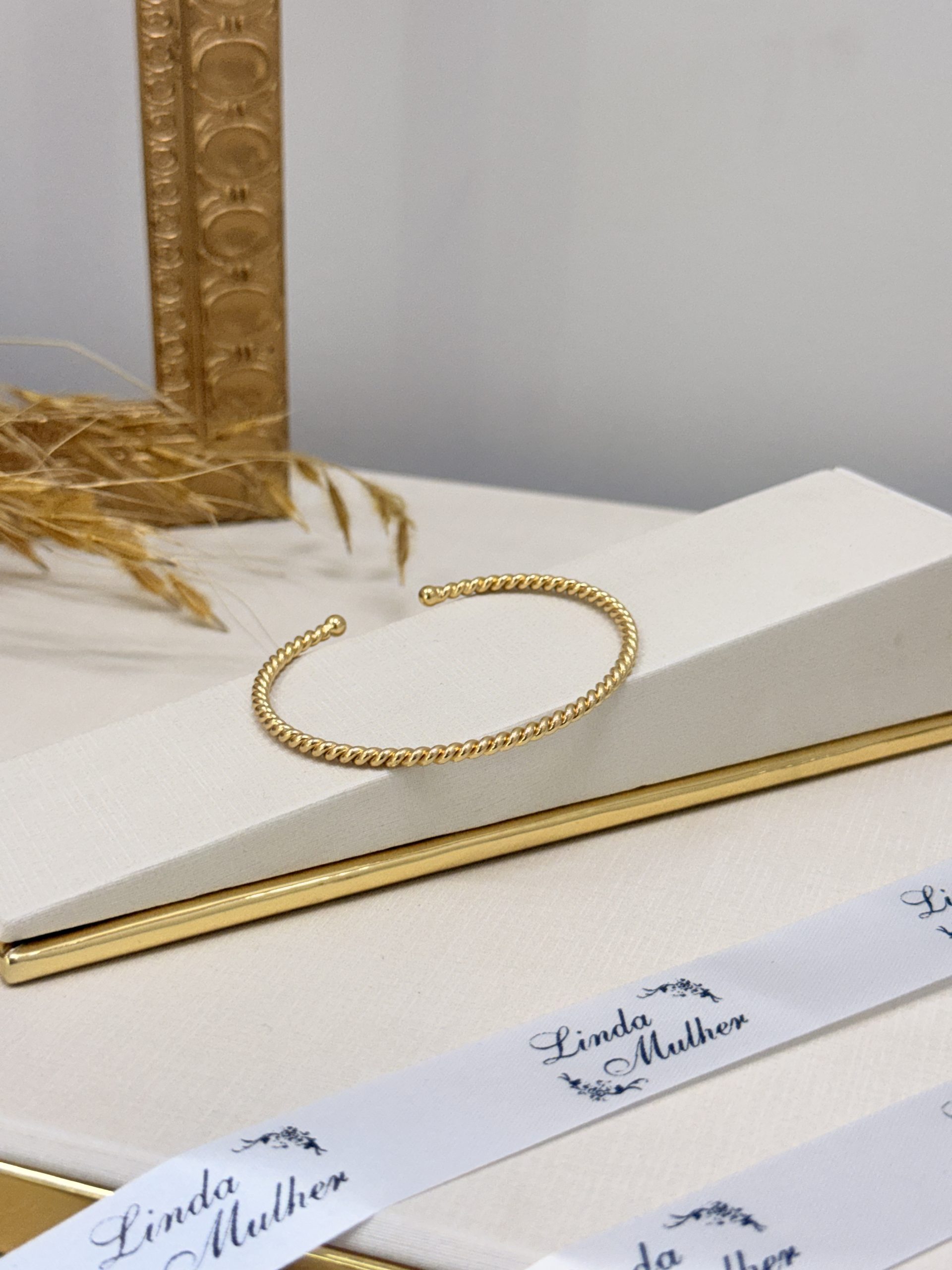 Bracelete Rigido Torcido