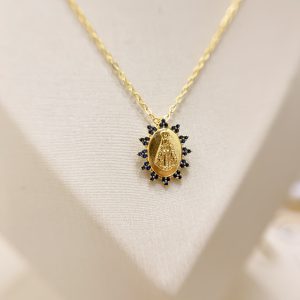 Colar Duplo Pérolas e Medalha com Zircônias Azuis